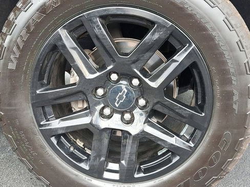 Used 2023 Chevrolet Silverado 1500 Custom image 7