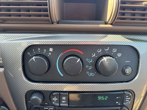 Used 2004 Chrysler Sebring GTC image 13