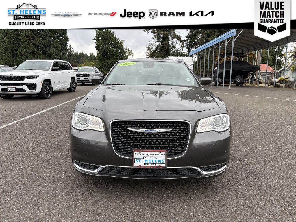 Used 2023 Chrysler 300 Touring w/ Safetytec Plus Group RWD image 10