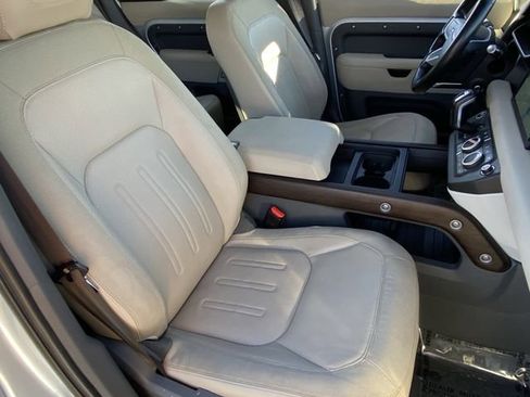 Used 2020 Land Rover Defender 110 SE image 19