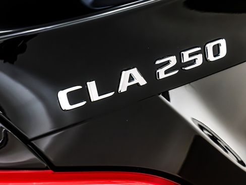 Used 2018 Mercedes-Benz CLA 250 image 9