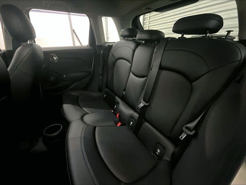 Used 2016 MINI Cooper 4-Door Hardtop image 25