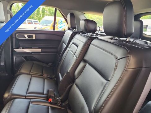 Used 2024 Ford Explorer XLT w/ Equipment Group 202A RWD image 20