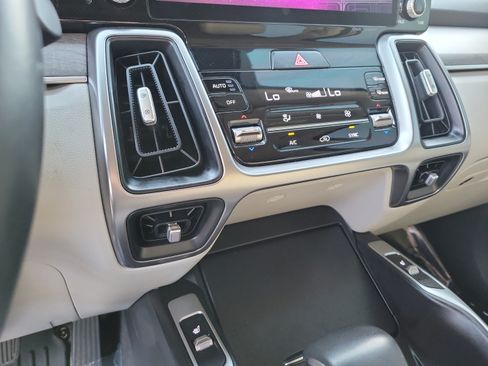 Certified 2023 Kia Sorento X-Line EX AWD/4WD image 19