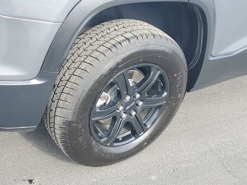 Certified 2020 GMC Acadia AT4 w/ GMC Pro Grade Package image 5