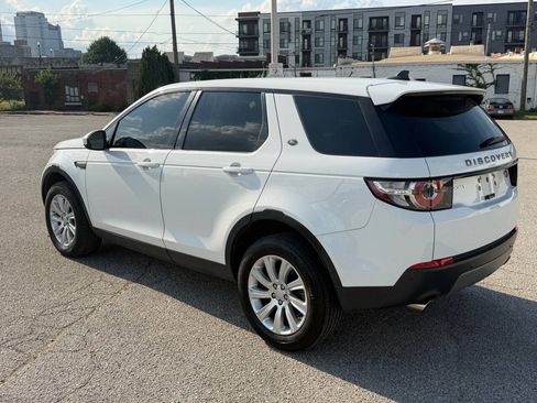 Used 2016 Land Rover Discovery Sport SE AWD/4WD image 12