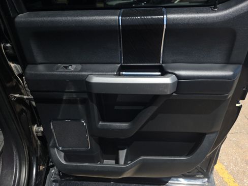 Used 2019 Ford F250 Platinum w/ Platinum Ultimate Package AWD/4WD image 29