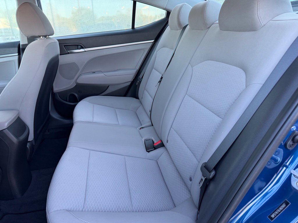 Used 2020 Hyundai Elantra SE FWD image 24