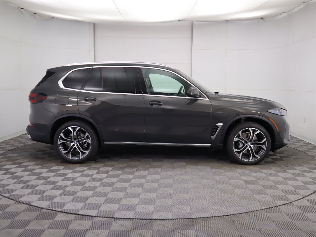 Certified 2026 BMW X5 sDrive40i w/ Climate Comfort Package RWD image 5