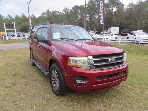 Used 2015 Ford Expedition XLT w/ Equipment Group 201A image 4