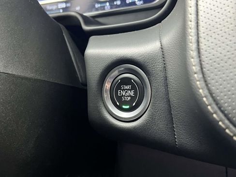 Used 2023 Chevrolet Suburban Premier image 16