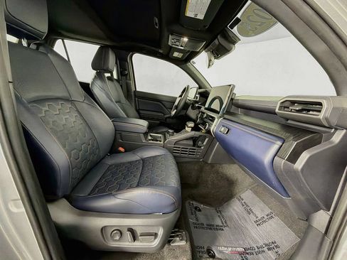Used 2025 Toyota 4Runner Platinum AWD/4WD image 30