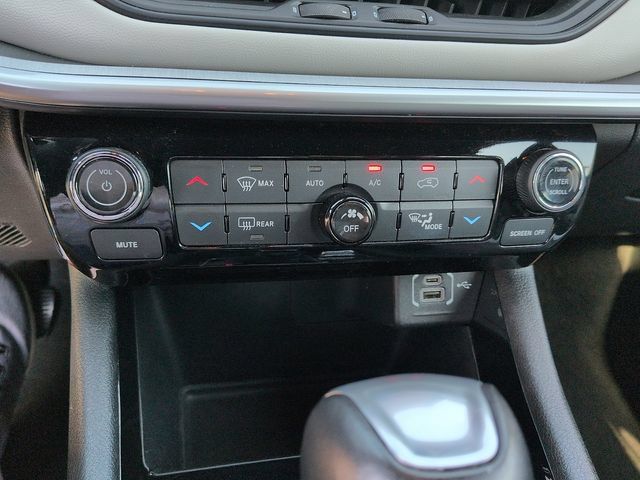 Used 2025 Jeep Compass Limited AWD/4WD image 25