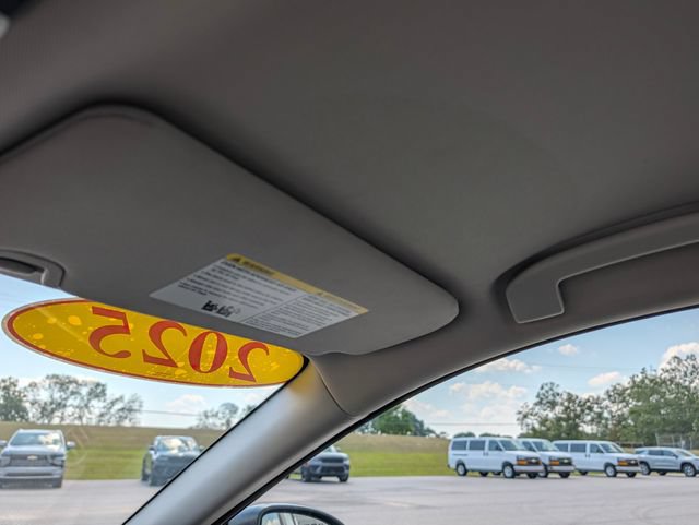 Used 2025 Nissan Altima 2.5 SV FWD image 21