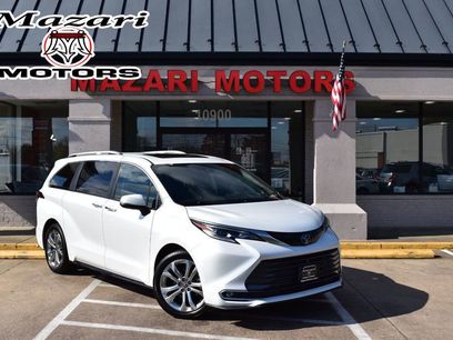 Used 2022 Toyota Sienna Platinum
