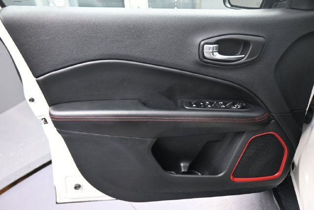 Used 2020 Jeep Compass Trailhawk AWD/4WD image 21