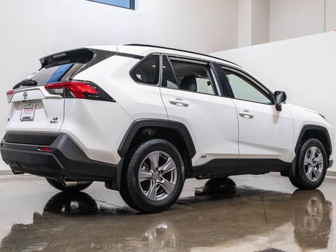 Used 2025 Toyota RAV4 LE AWD/4WD image 9