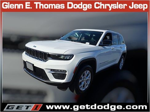 Certified 2023 Jeep Grand Cherokee Limited w/ Luxury Tech Group II image 3