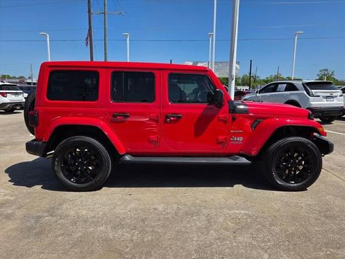 Used 2022 Jeep Wrangler Unlimited Sahara w/ Cold Weather Group image 5