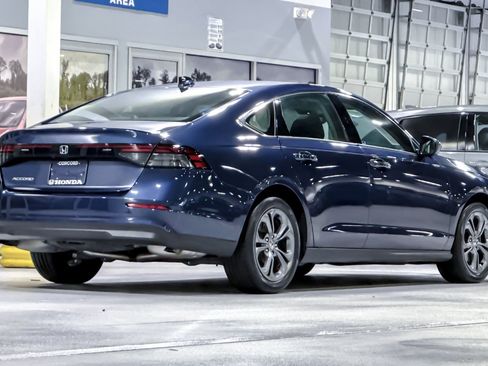 Used 2023 Honda Accord EX image 9