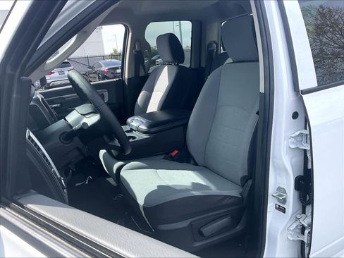 Used 2024 RAM 1500 Classic SLT AWD/4WD image 27