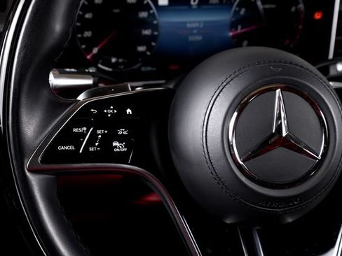 Used 2023 Mercedes-Benz S 580 4MATIC Sedan image 39