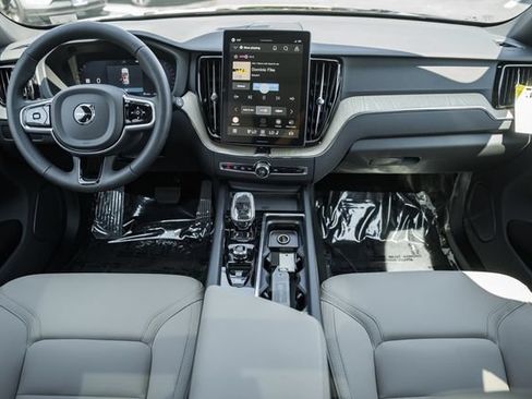 New 2027 Volvo XC60 B5 Plus AWD/4WD image 21