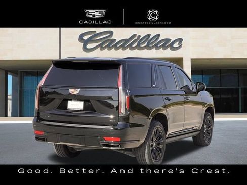 Used 2022 Cadillac Escalade Sport Platinum w/ Heavy-Duty Trailer Package AWD/4WD image 3