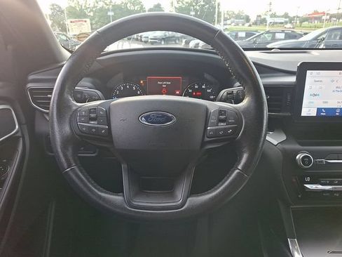 Used 2020 Ford Explorer XLT w/ Equipment Group 202A AWD/4WD image 19