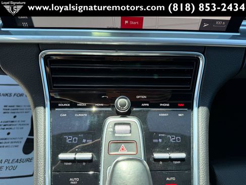 Used 2019 Porsche Panamera image 31