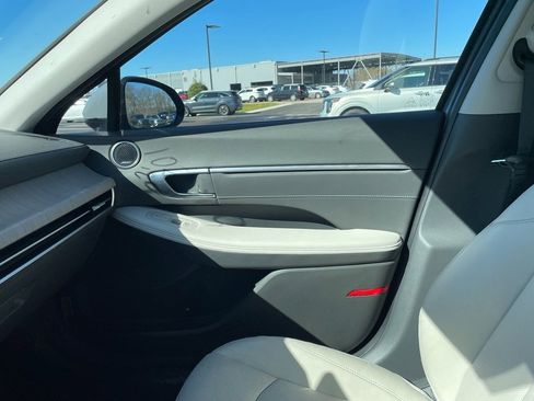 Used 2024 Hyundai Sonata Limited image 17