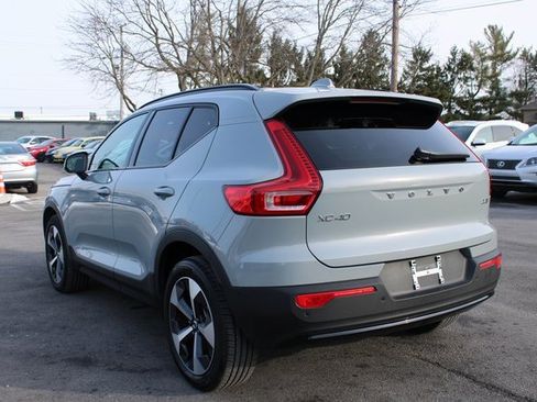 Used 2025 Volvo XC40 B5 Plus image 39