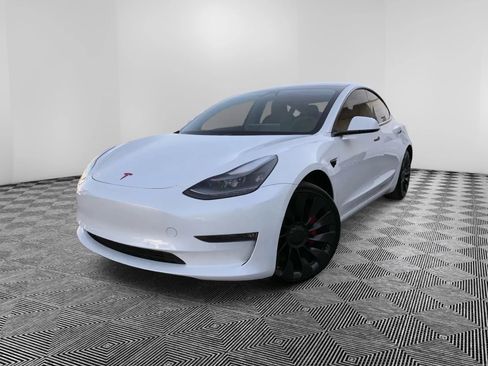 Used 2022 Tesla Model 3 Performance image 2