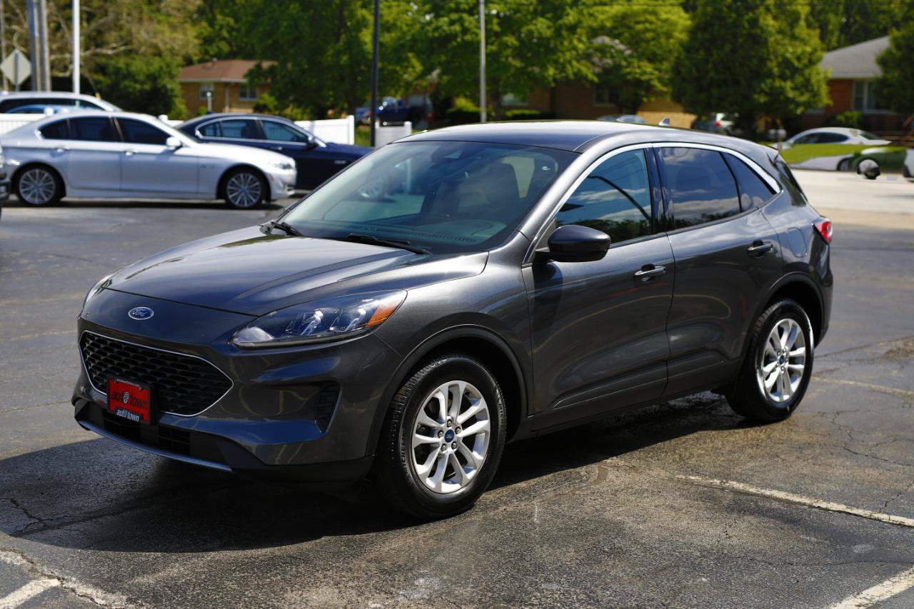 Used 2020 Ford Escape SE FWD image 3