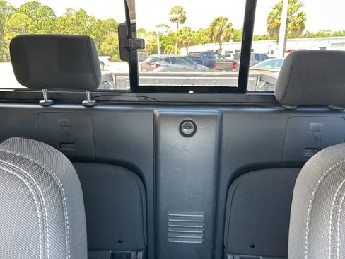 Certified 2025 Nissan Frontier SV RWD image 15