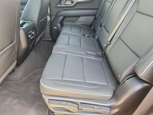 Used 2025 GMC Yukon Elevation RWD image 24