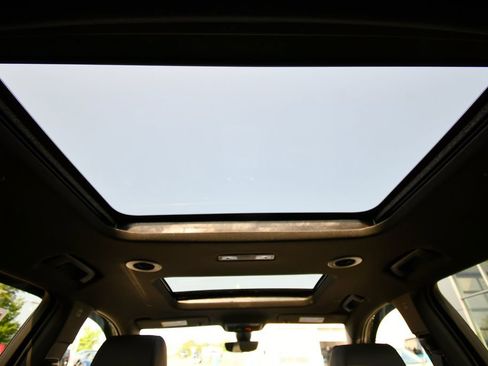 Used 2024 Chevrolet Traverse RS AWD/4WD image 18