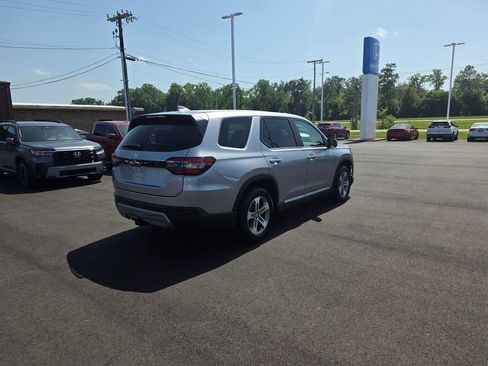 Certified 2025 Honda Pilot EX-L image 3