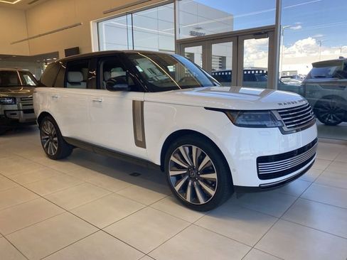 New 2025 Land Rover Range Rover SV image 2