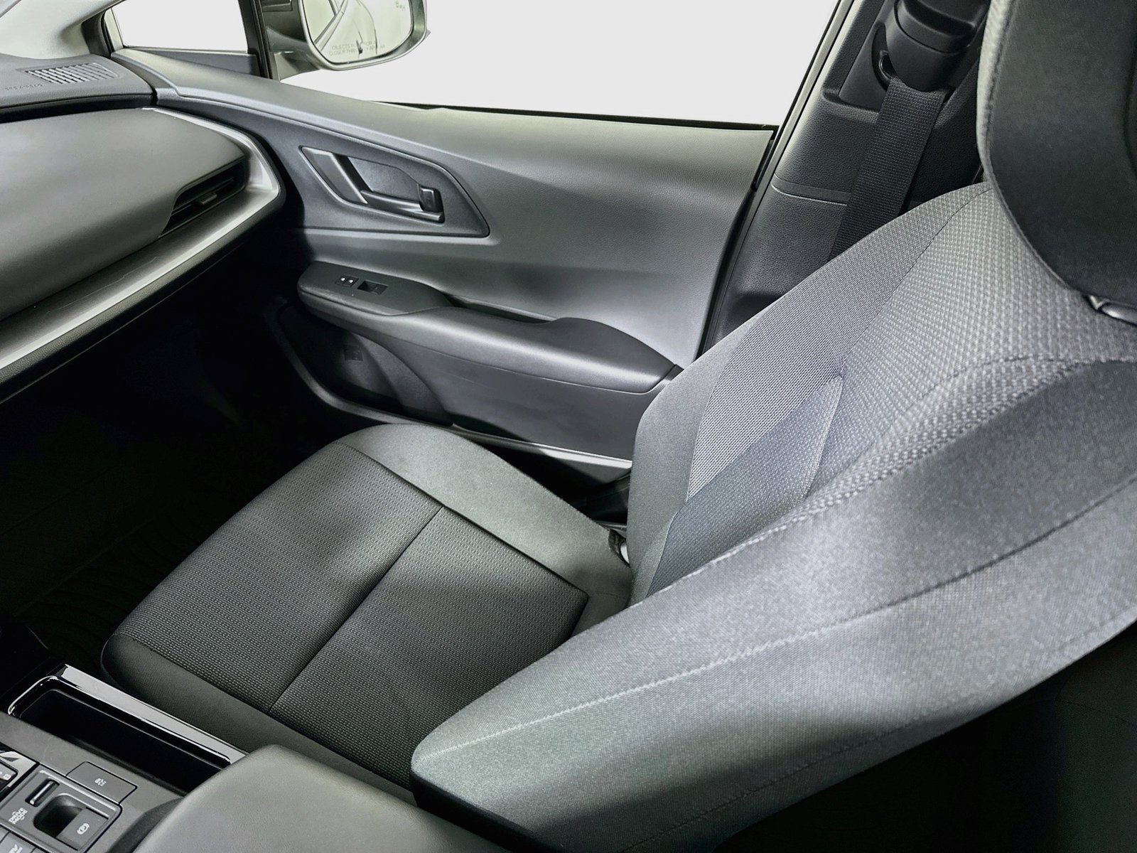Certified 2025 Toyota Prius LE AWD/4WD image 22