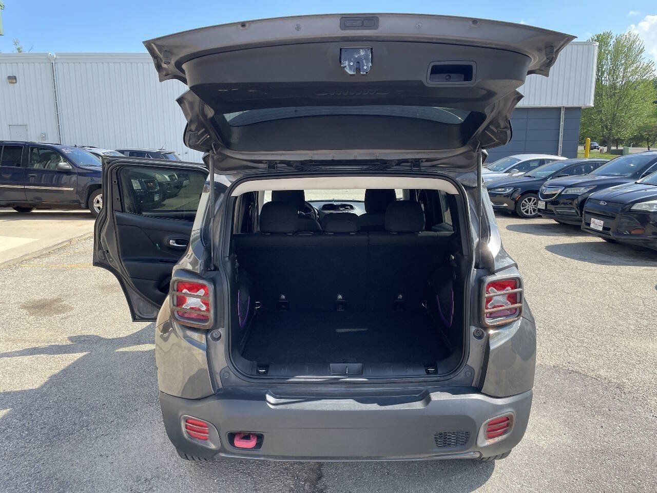 Used 2016 Jeep Renegade Trailhawk AWD/4WD image 18