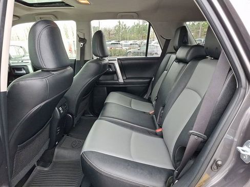 Used 2019 Toyota 4Runner SR5 Premium image 10