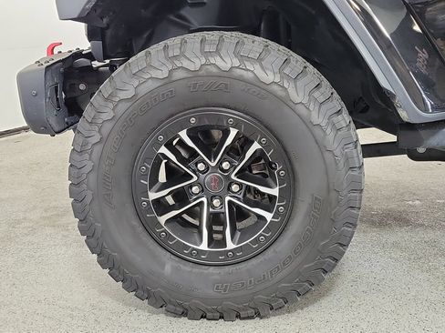 Used 2025 Jeep Wrangler Unlimited Rubicon AWD/4WD image 10