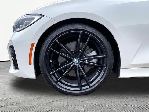 Used 2021 BMW 330i Sedan w/ M Sport Package RWD image 22
