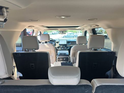 Used 2024 Ford Expedition Max Limited image 12