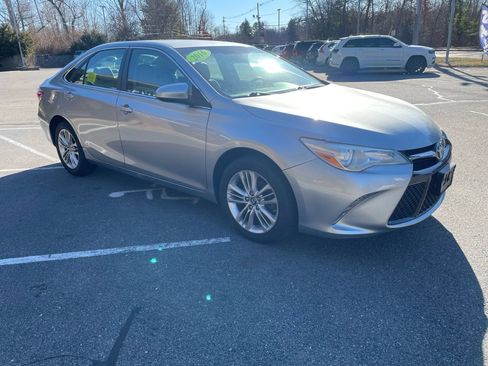 Used 2016 Toyota Camry SE image 8