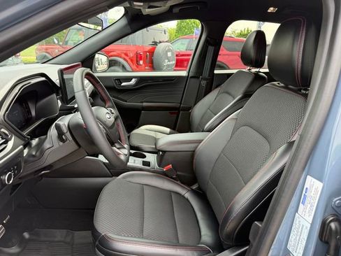 Certified 2023 Ford Escape ST-Line w/ Tech Pack #1 AWD/4WD image 6