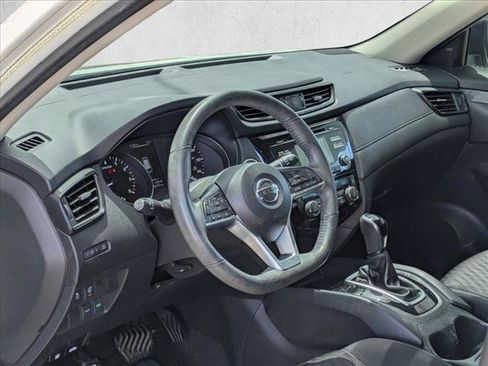 Used 2017 Nissan Rogue SV FWD image 10