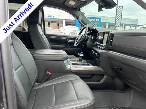 Used 2024 Chevrolet Silverado 1500 LTZ AWD/4WD image 32