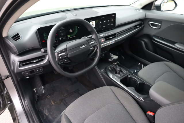 Used 2025 Kia K4 FWD image 12